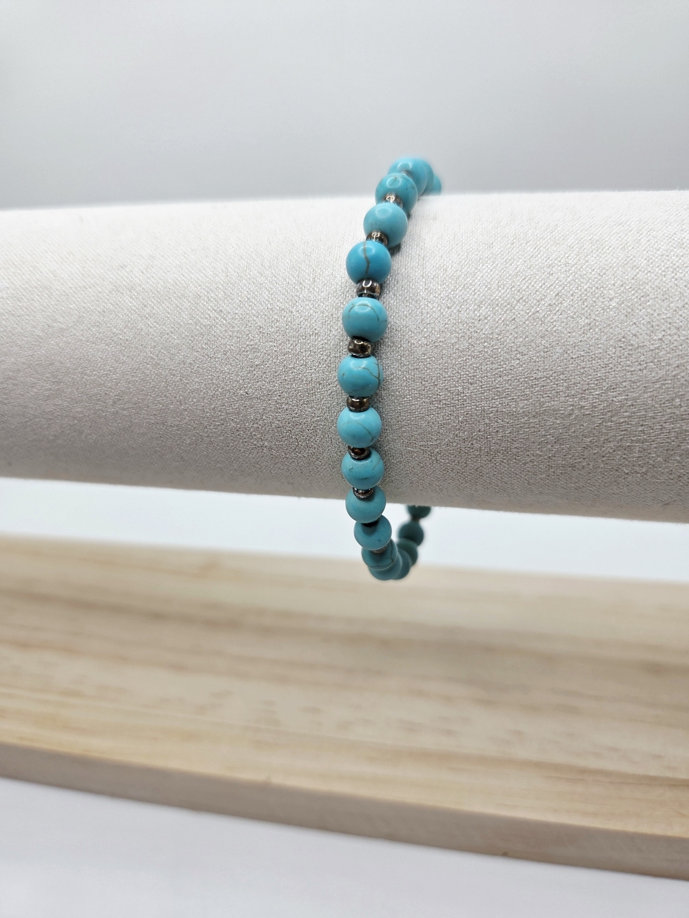 Turquoise Beaded Bracelet - Women Jewelry - Picture 3 of 7